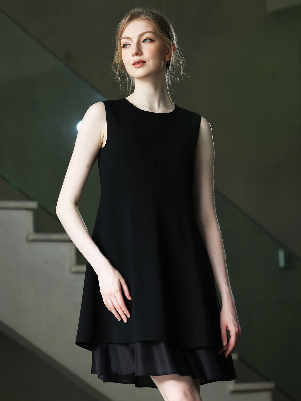 SLEEVELESS KNEE LENGTH BLACK DRESS W/ DOUBLE CHIFFON LAYER