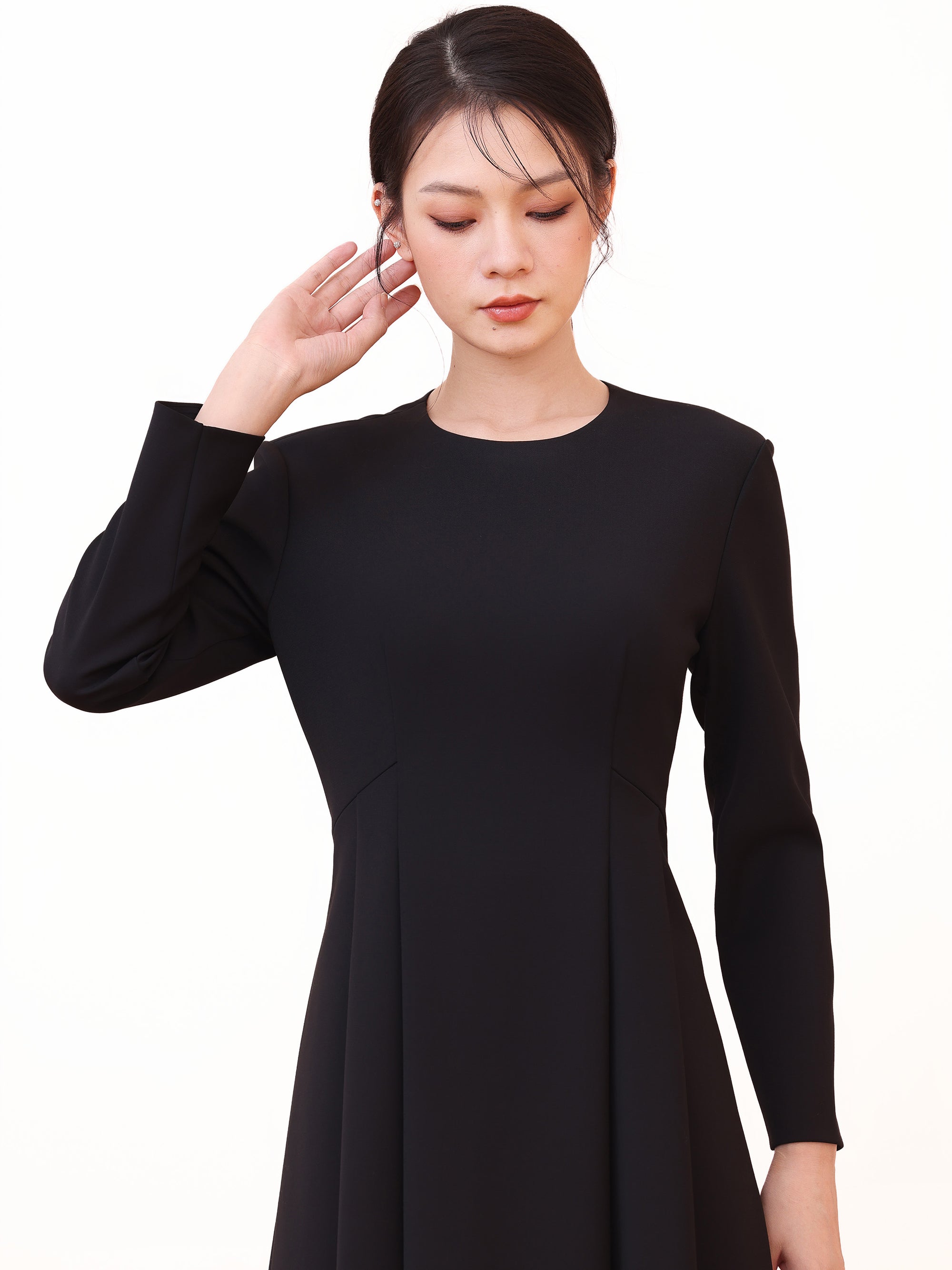 LONG SLEEVE CREW NECK A-LINE DRESS