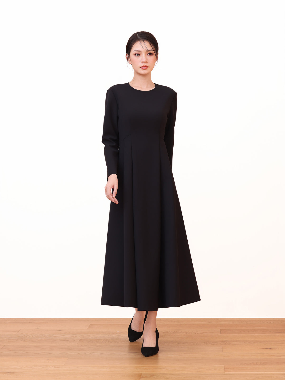 LONG SLEEVE CREW NECK A-LINE DRESS