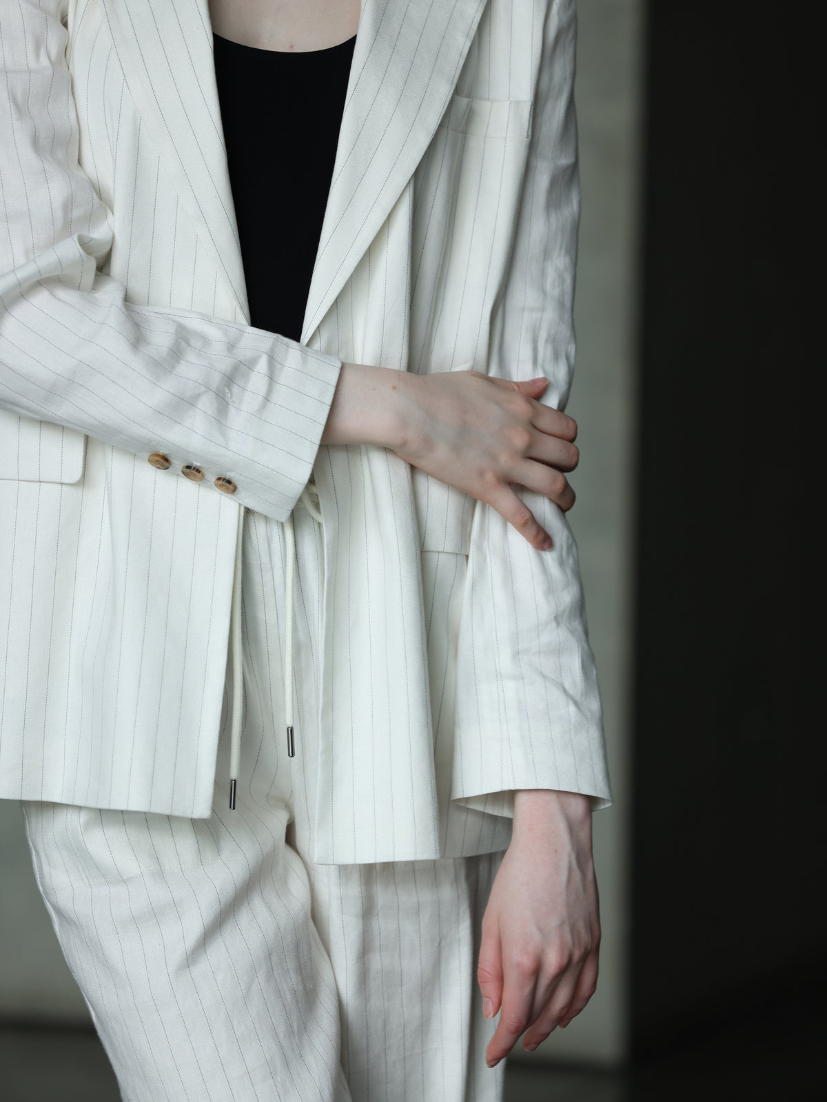 PINSTRIPED LINEN SUIT BLAZER