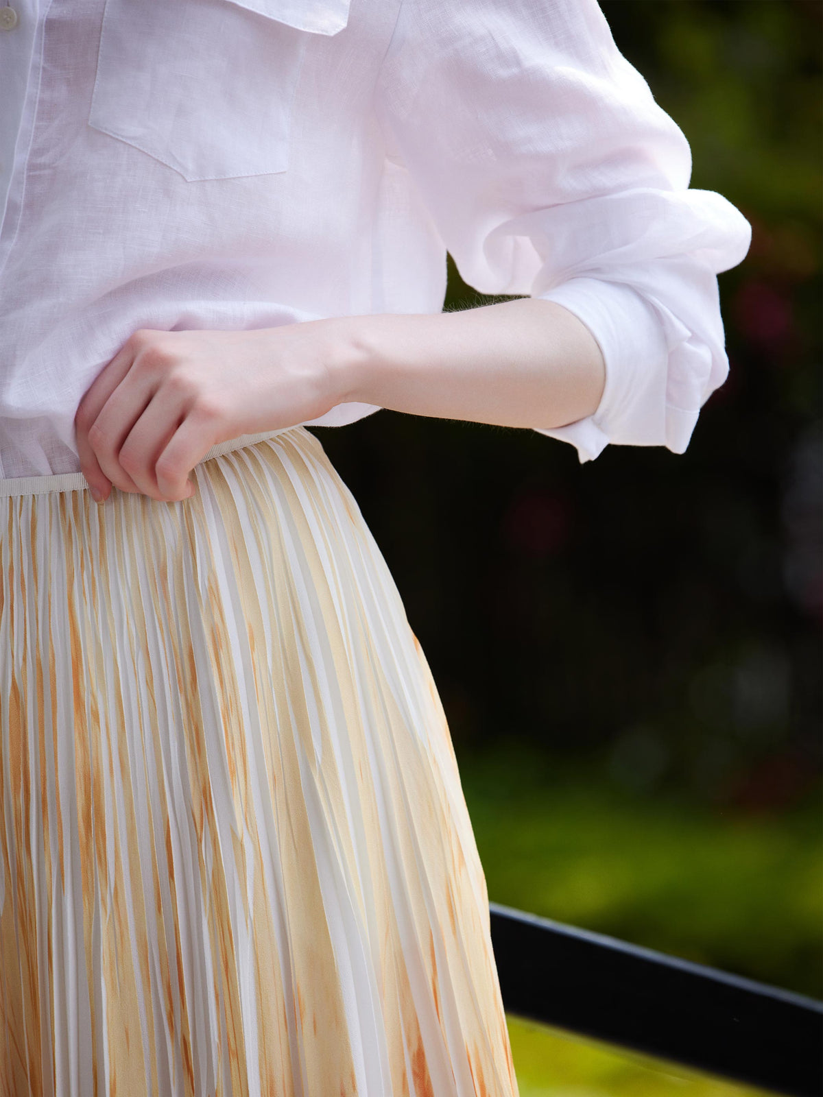 COLOR SPLASH PLEATED SKIRT