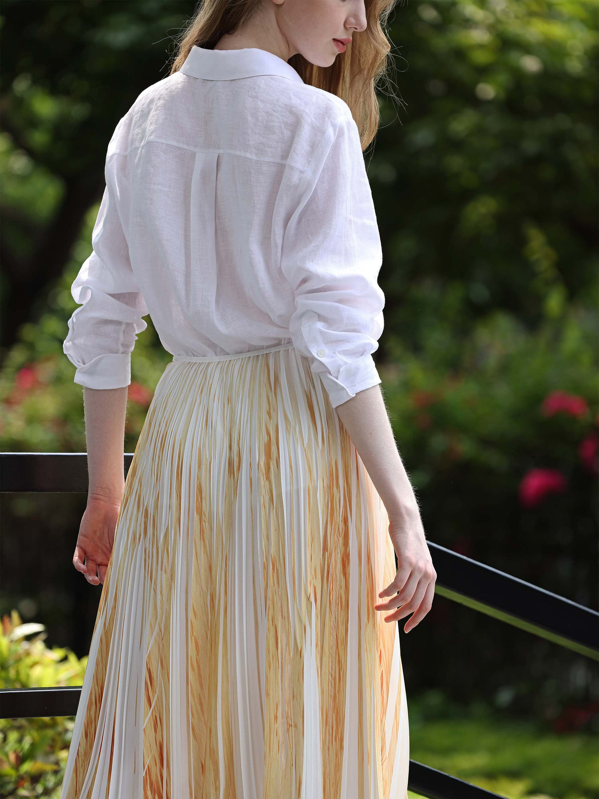 COLOR SPLASH PLEATED SKIRT