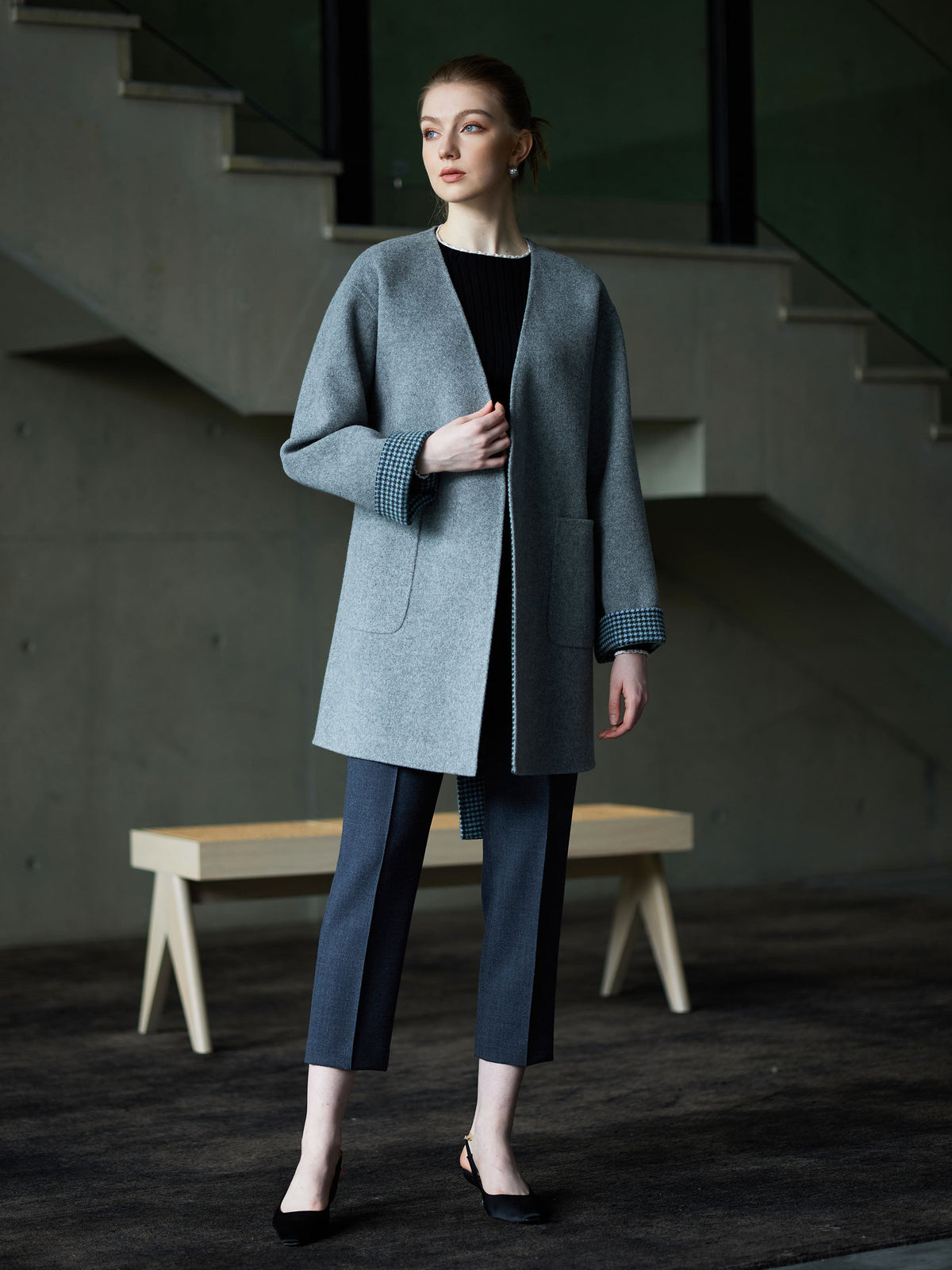 REVERSIBLE COLLARLESS COAT