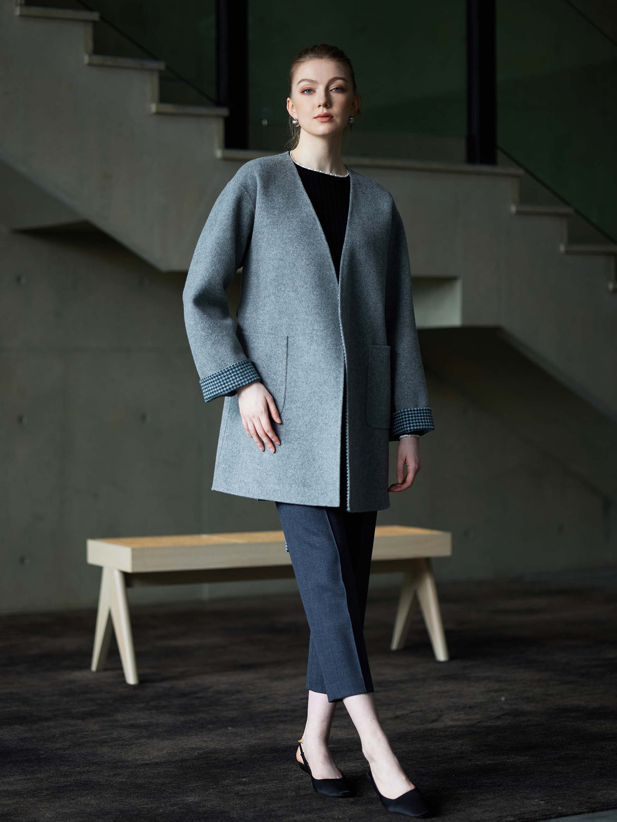 REVERSIBLE COLLARLESS COAT