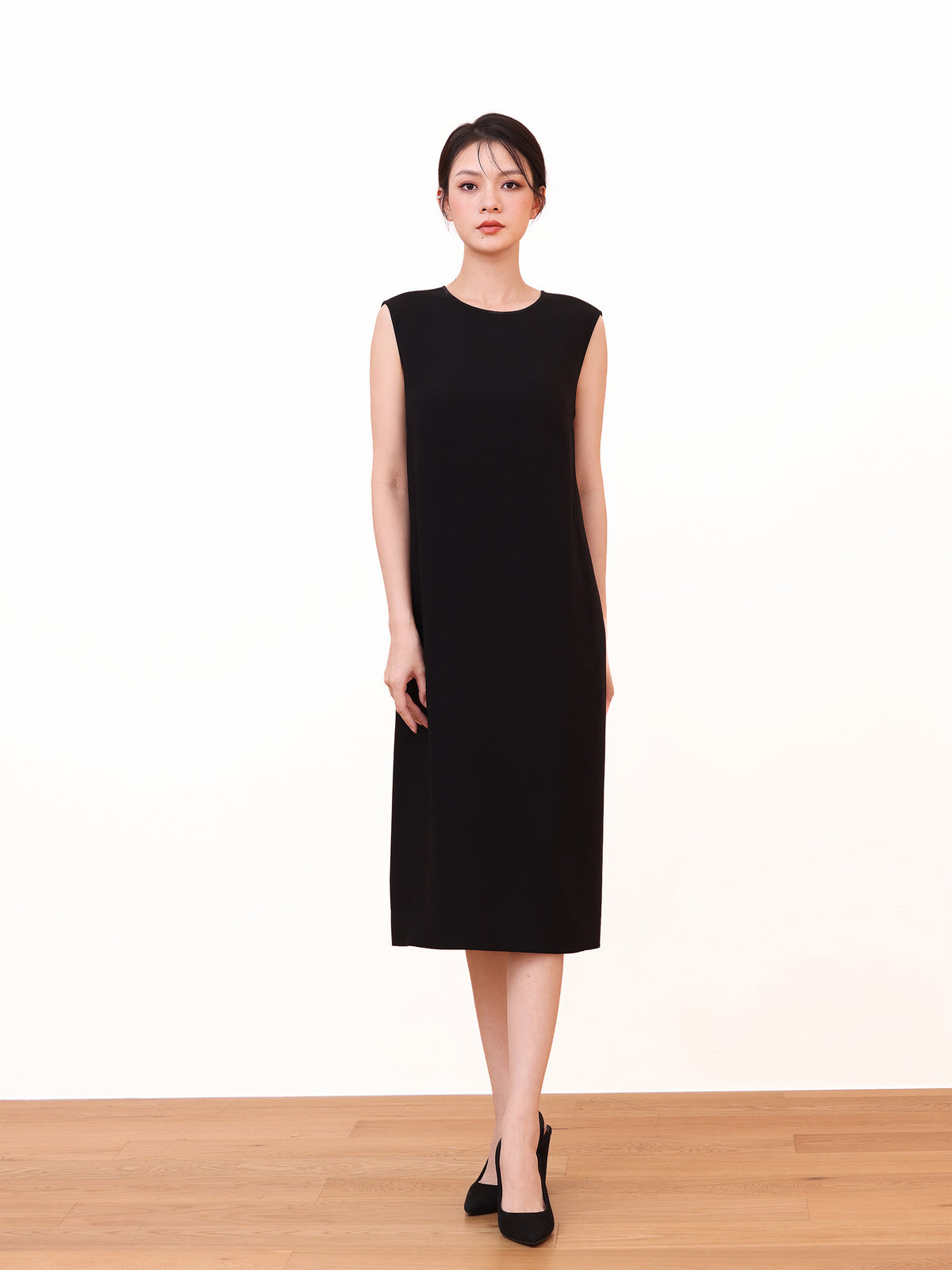 SLEEVELESS SHEATH DRESS WITH POCKETS