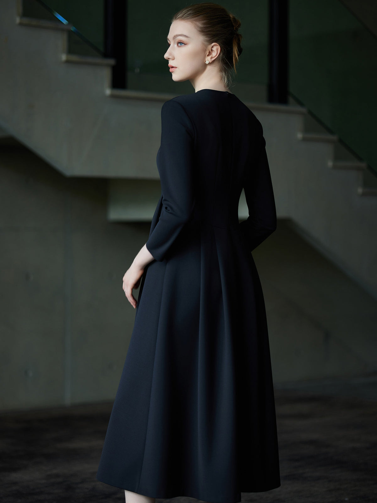 LONG SLEEVE CREW NECK A-LINE DRESS